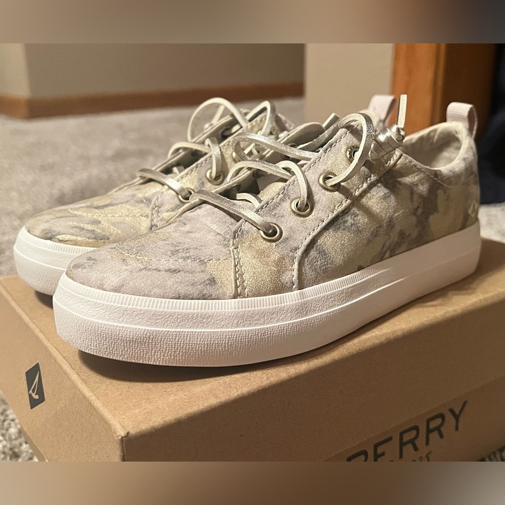 Sperry Crest Vibe Camo Shoes  Brand New   Girls 13